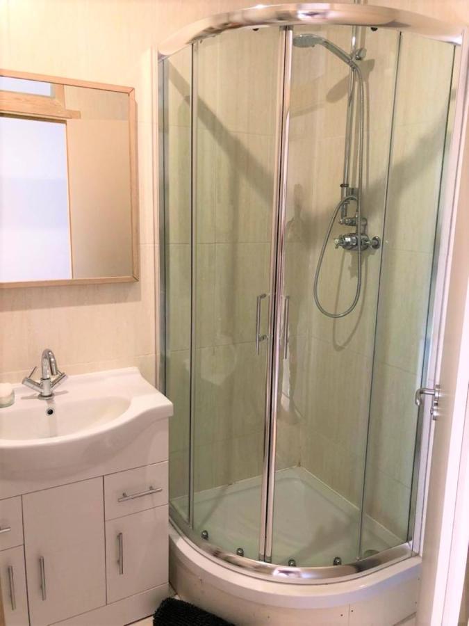 Studio Flat Without Kitchen At Kentish Town London Exterior photo
